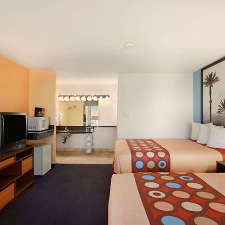 Super 8 By Wyndham Indio Hotel Exterior photo