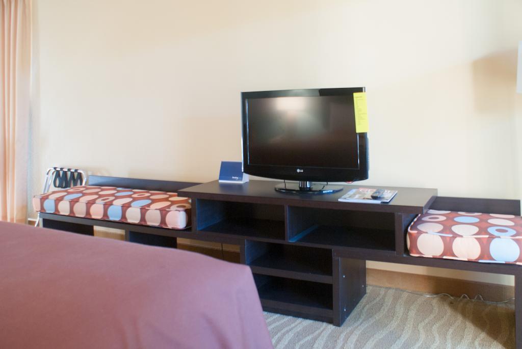 Super 8 By Wyndham Indio Hotel Exterior photo
