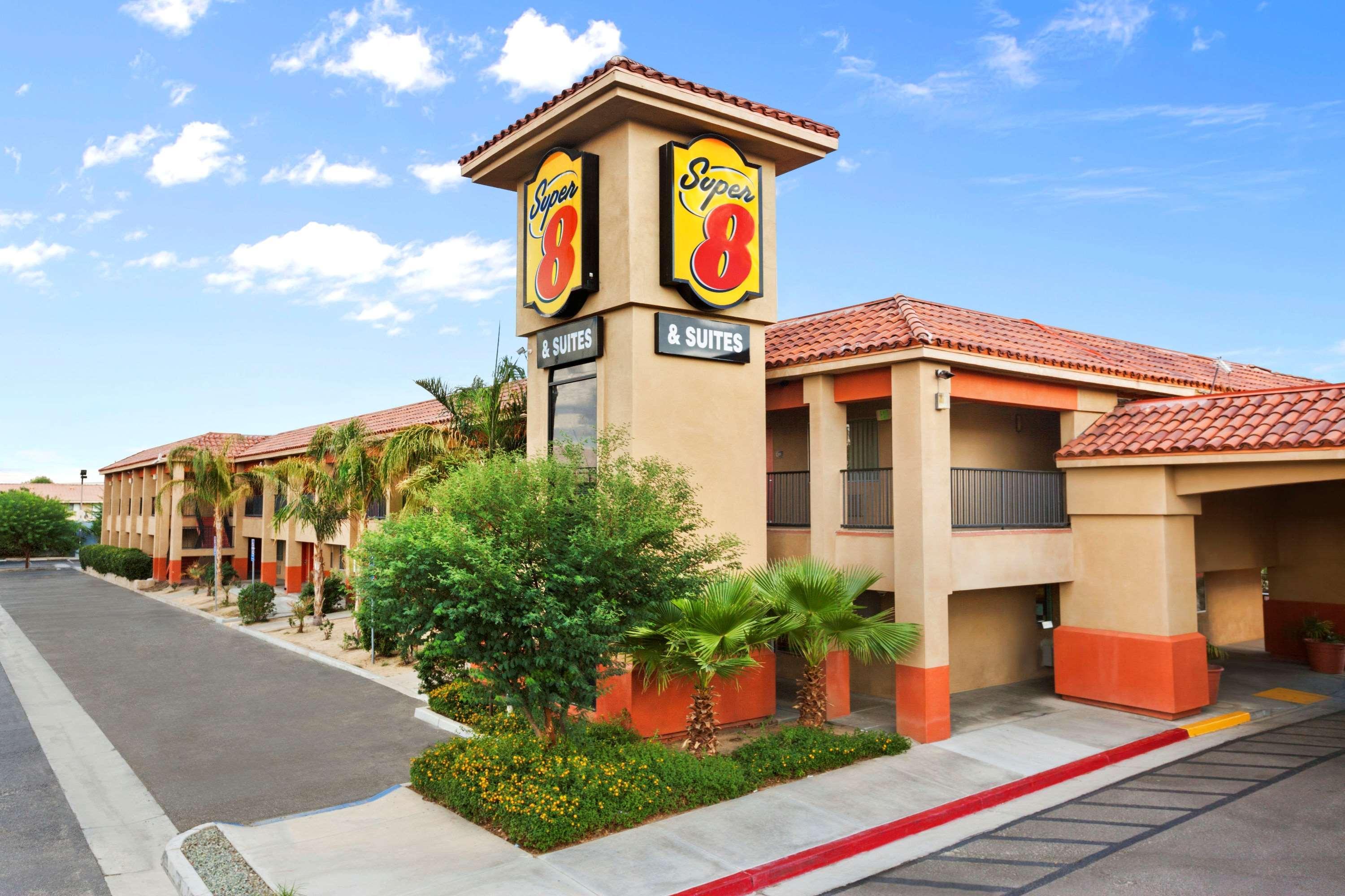 Super 8 By Wyndham Indio Hotel Exterior photo